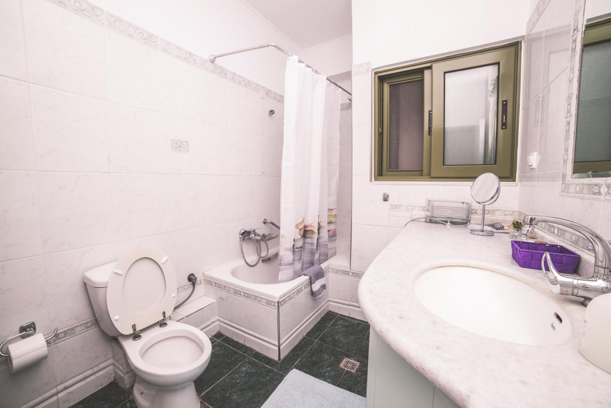 Lazarus 2Bd Apartment In The Center Patras Bagian luar foto