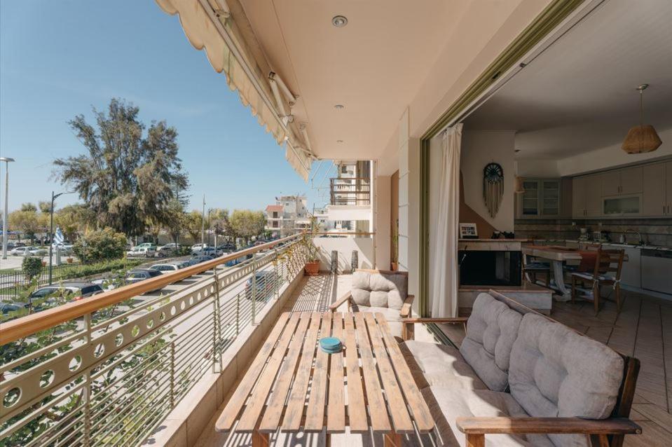Lazarus 2Bd Apartment In The Center Patras Bagian luar foto